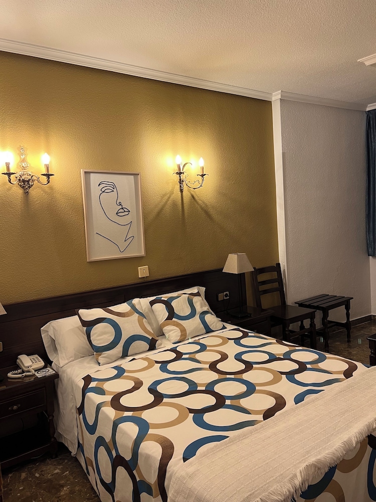 Traditional Double Room, 1 Double Bed, Private Bathroom photo 3