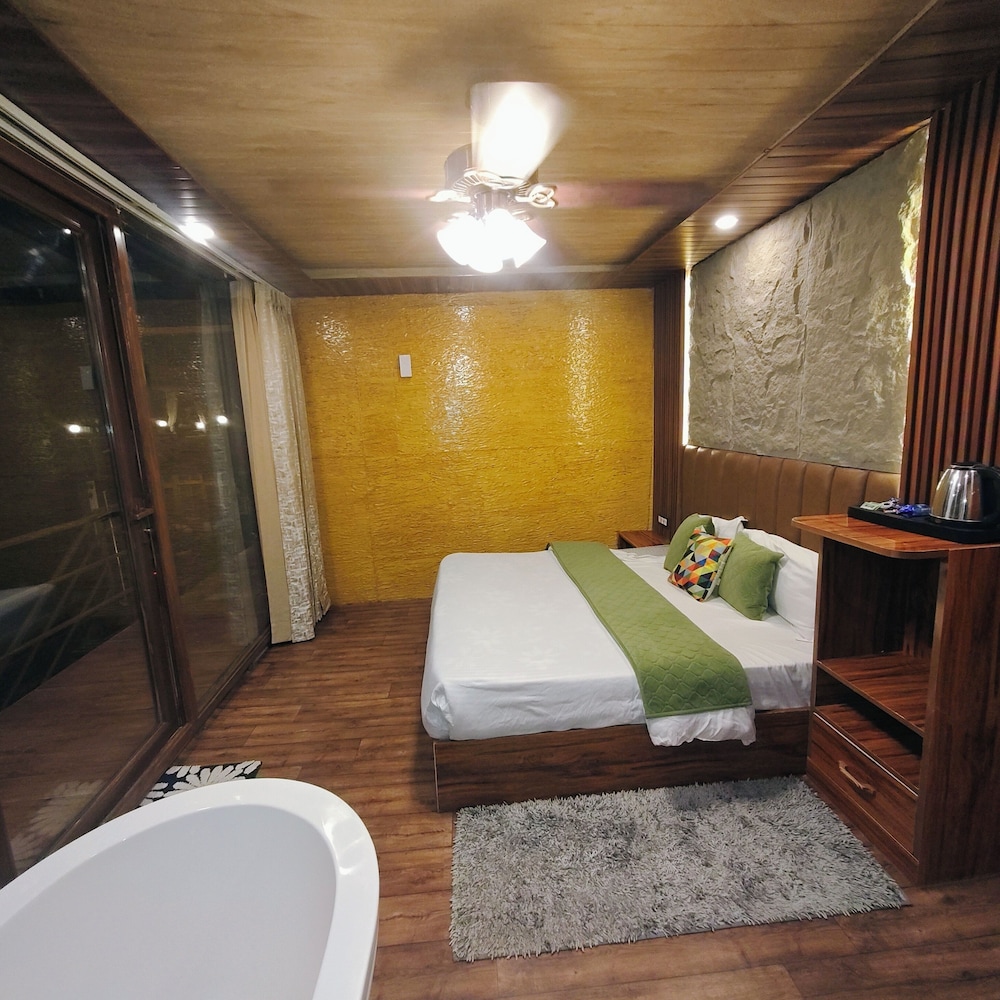 Deluxe Twin Room - Photo 3