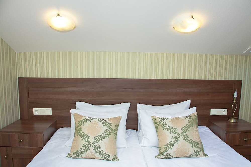 Economy Double or Twin Room photo 3