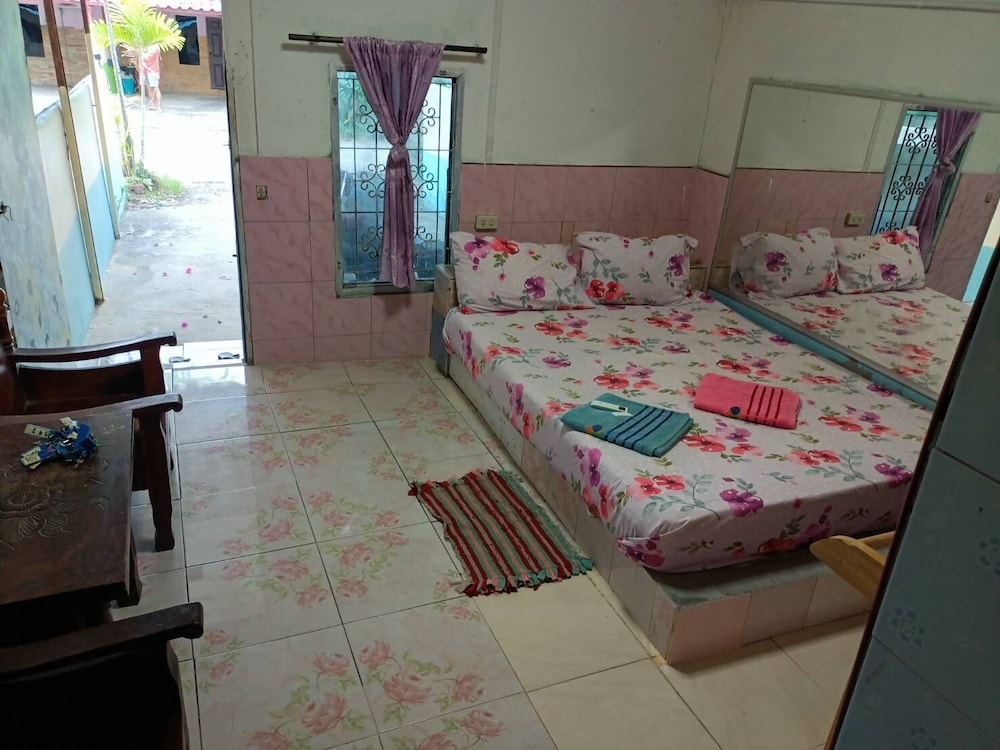 Economy Room with Air-Condition photo 2