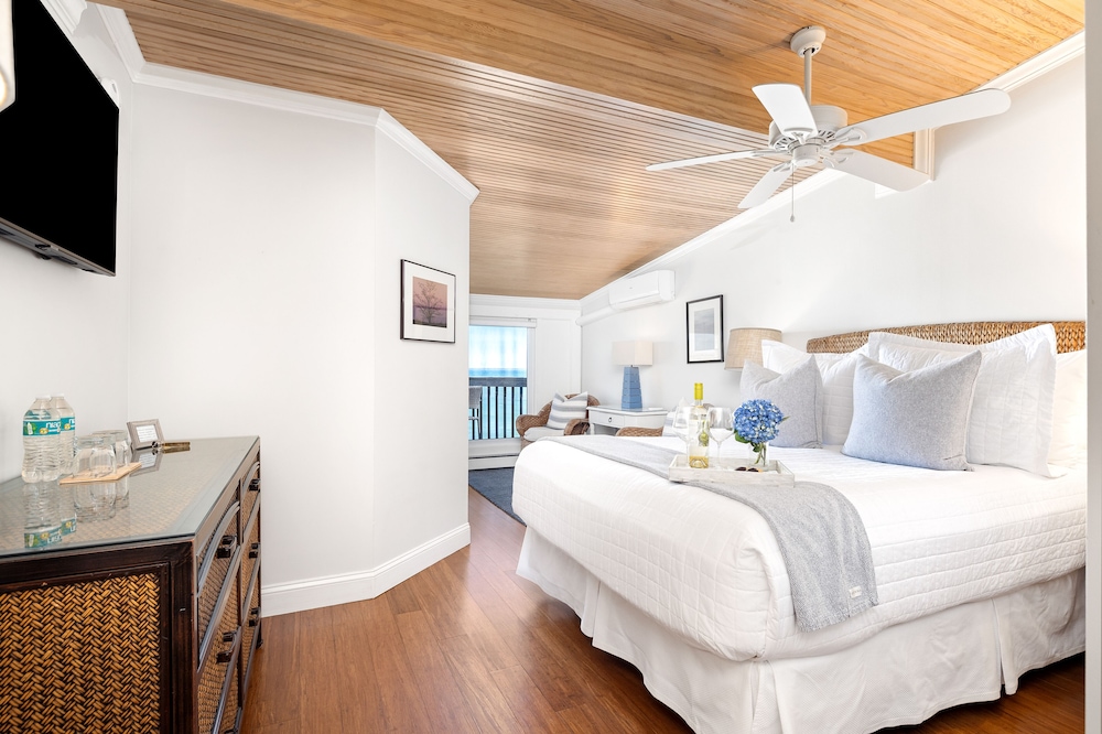 Premium Room, 1 Queen Bed, Balcony, Ocean View photo 1