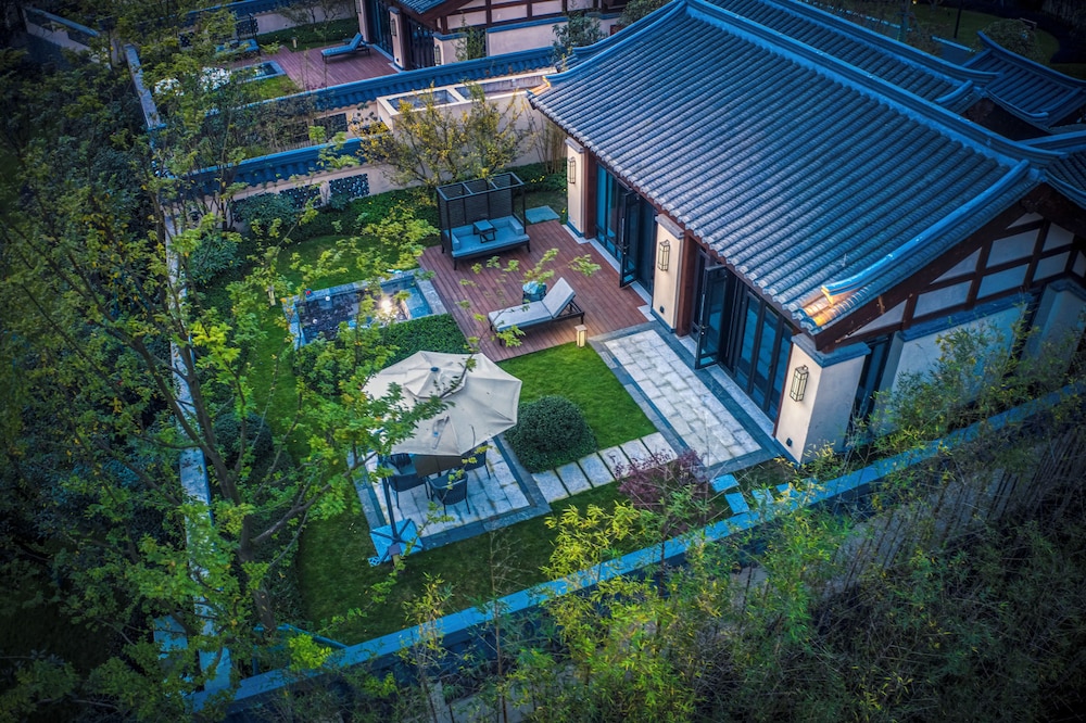 Xiuzhu townhouse