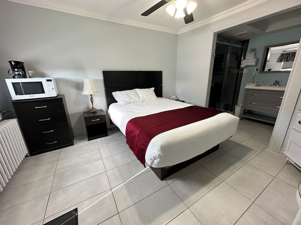 Superior Room, 1 Queen Bed photo 1