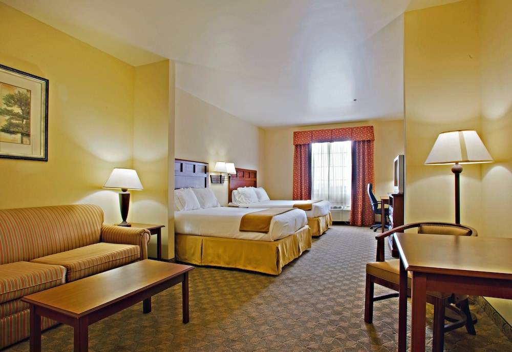 Suite, Multiple Beds - Photo 1