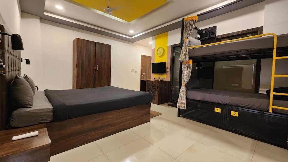 Standard Quadruple Room with Balcony photo 1