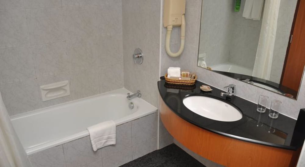 Deluxe Double or Twin Room photo 3