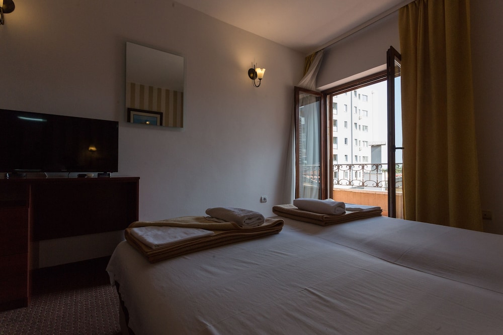 Triple Room, Balcony