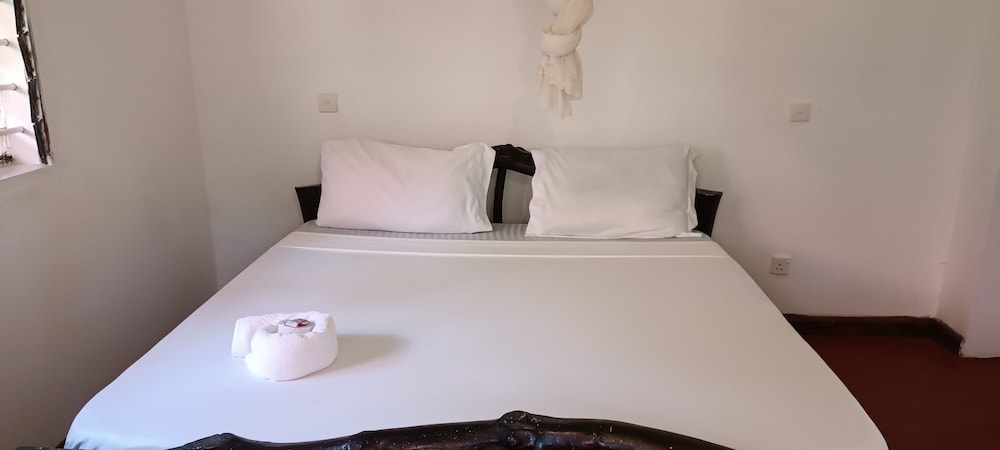 Deluxe Double Room, 1 Bedroom, Pool View, Ground Floor