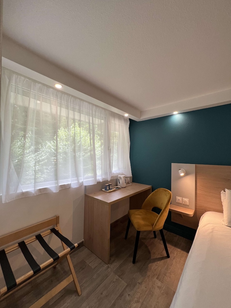Standard Room, 2 Twin Beds - Photo 7