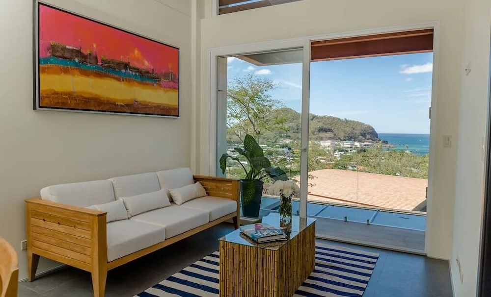Exclusive Apartment, 2 Bedrooms, Balcony, Ocean View