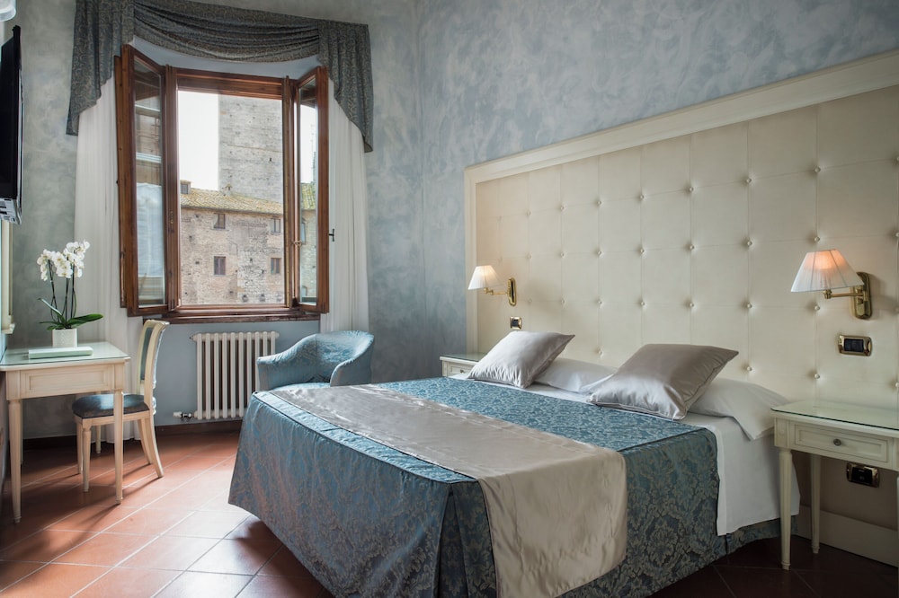 Standard Double Room, City View - Photo 2