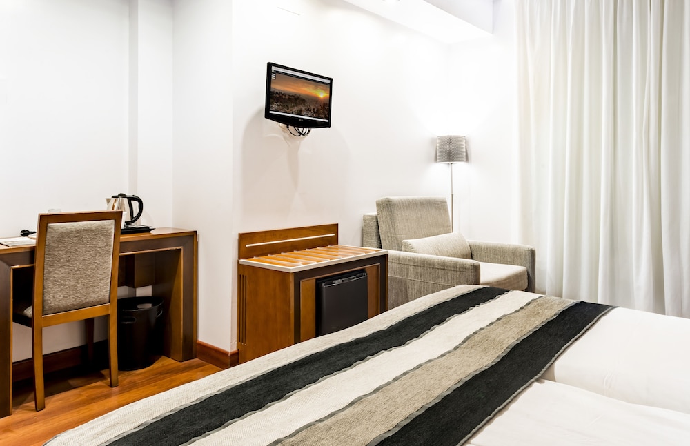 Triple Room, Balcony - Photo 3