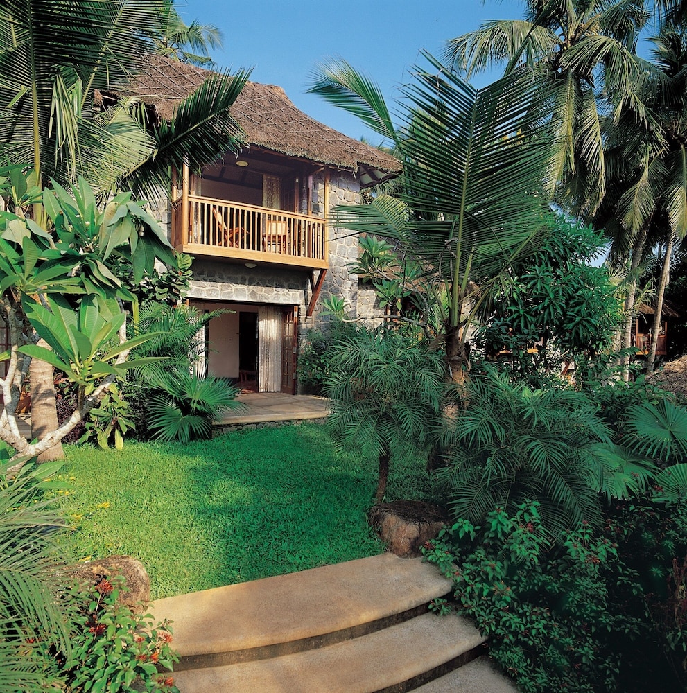 Superior Cottage, 1 King Bed, Garden View - Photo 4