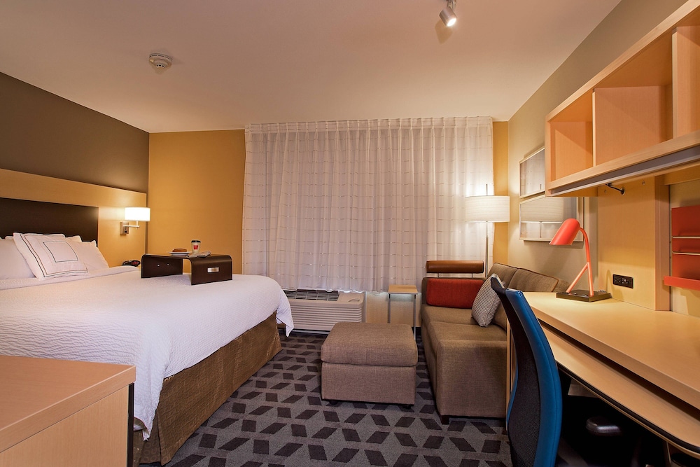 Studio, 1 King Bed with Sofa bed (Mobility Accessible, Tub) photo 3