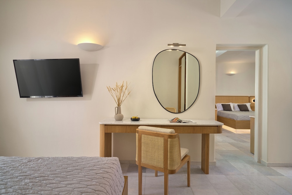 Family Suite, Private Pool, Sea View - Photo 8