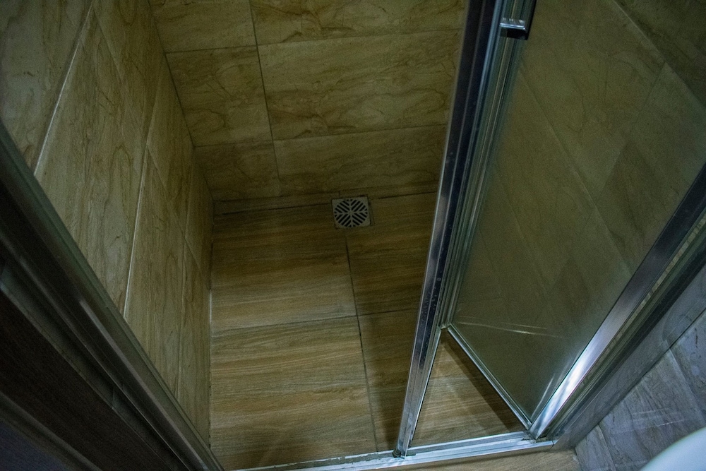Deluxe Room - Photo 13