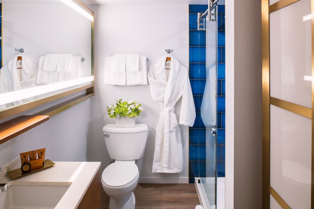 Classic Room, 2 Double Beds (Hearing Accessible)