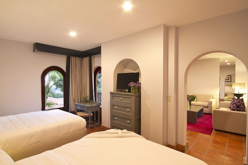 Grand Suite, Multiple Beds, Balcony, Garden View - Photo 1