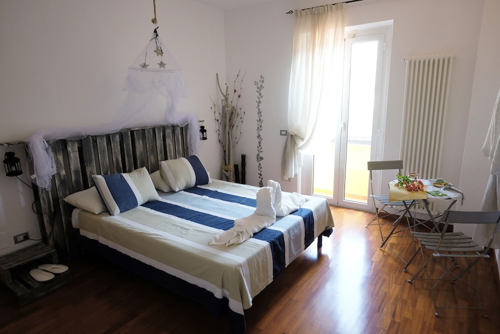 Double or Twin Room, Jetted Tub, Garden Area photo 1