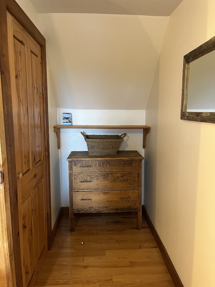 Double Room, 1 Double Bed, Private Bathroom, Mountain View photo 3