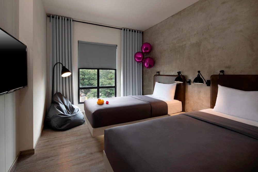 Suite, 2 Twin Beds photo 3