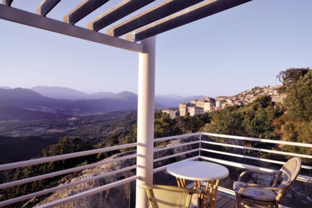 Superior Room, 1 Queen Bed, Balcony, Mountain View (Twin bed on request) photo 2