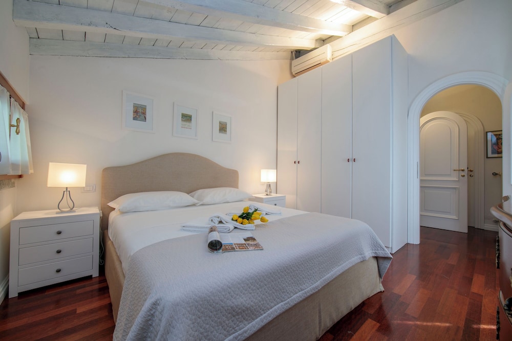 Villa, 3 Bedrooms, Private Pool, Lakeside photo 3