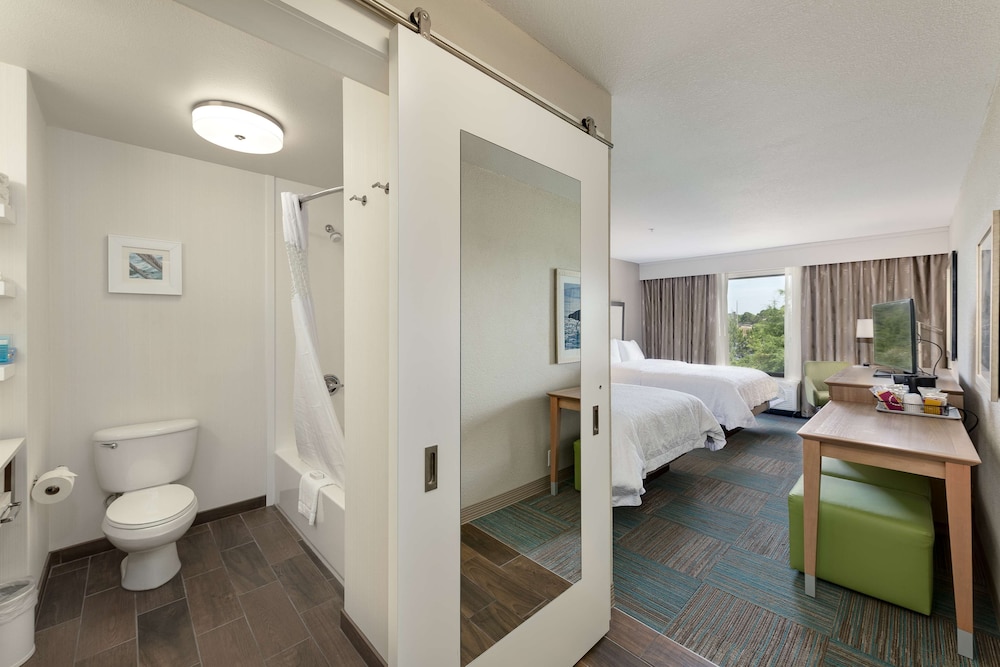 Room, 2 Queen Beds, Accessible, Non Smoking photo 3
