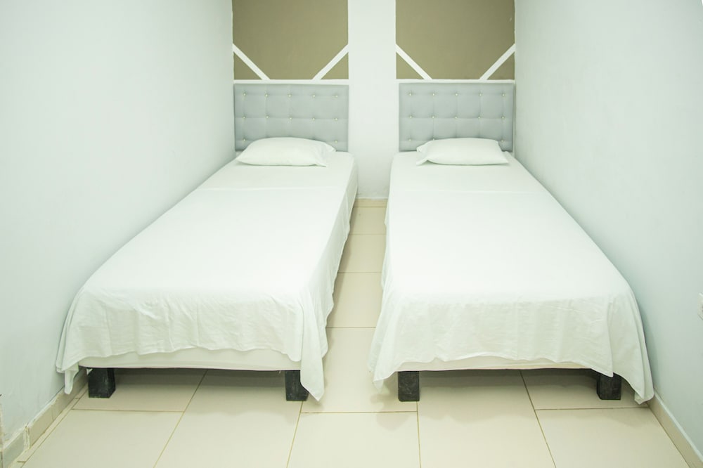 Basic Quadruple Room - Photo 3