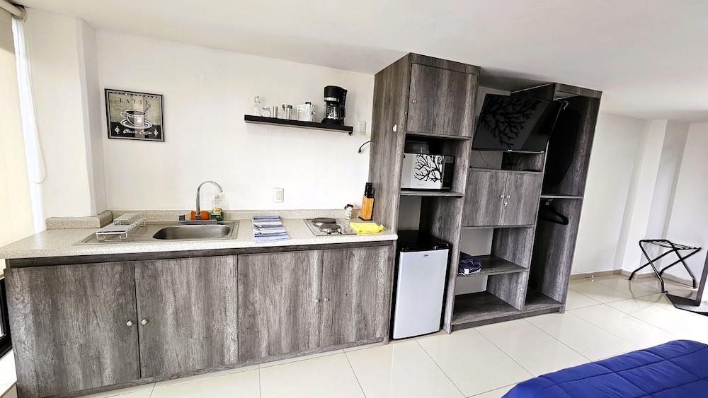 Executive Studio Suite, City View photo 2