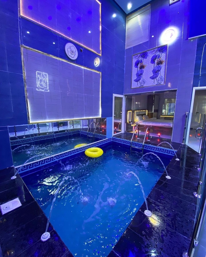 Deluxe Chalet photo 2