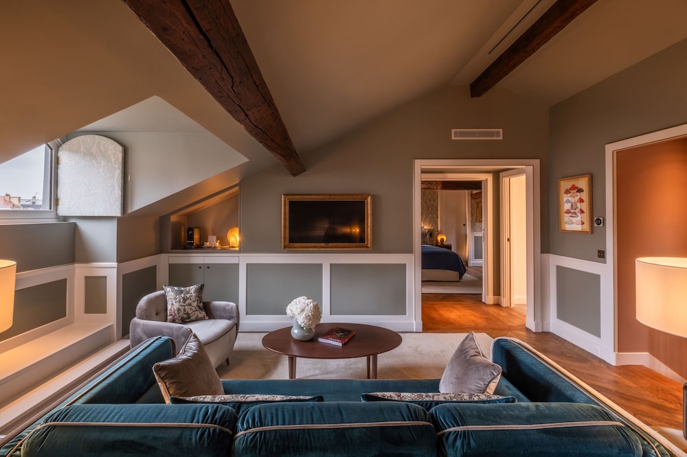 Suite Gramont thumbnail 5