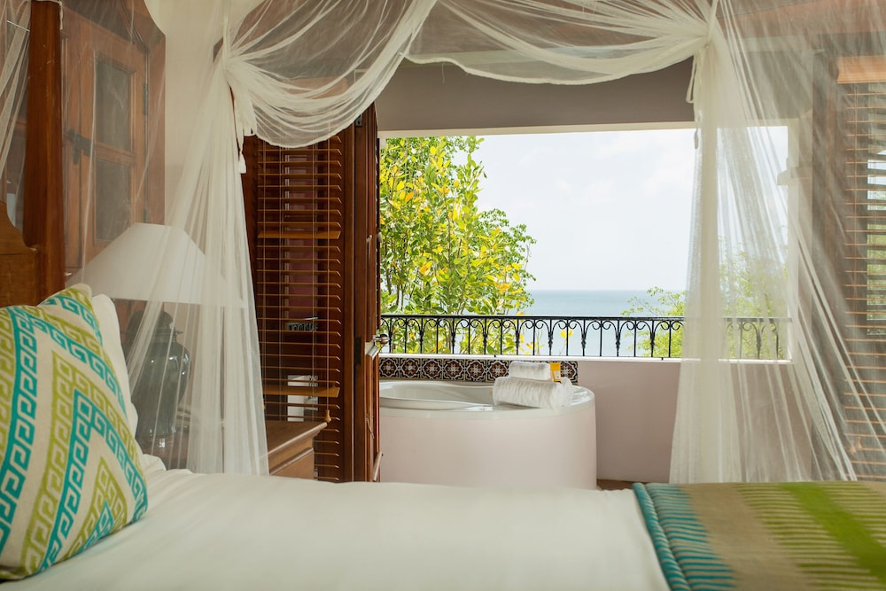 Suite, Ocean View photo 3