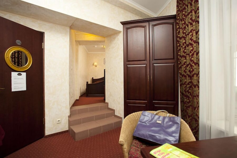 Standard Double Room - Photo 5