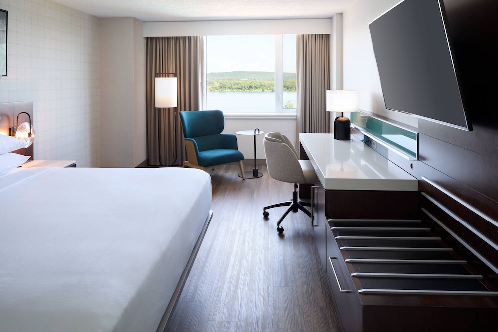 Room, 1 King Bed with Sofa bed, River View - Photo 5