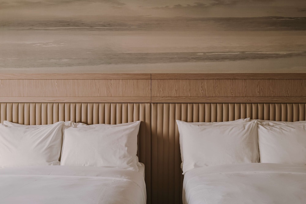 Superior Room, 2 Twin Beds (Side View) - Photo 1