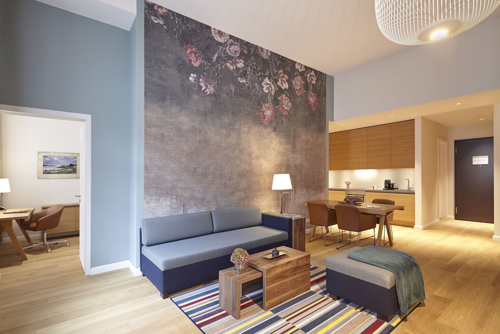 Studio Suite, 1 King Bed with Sofa bed
