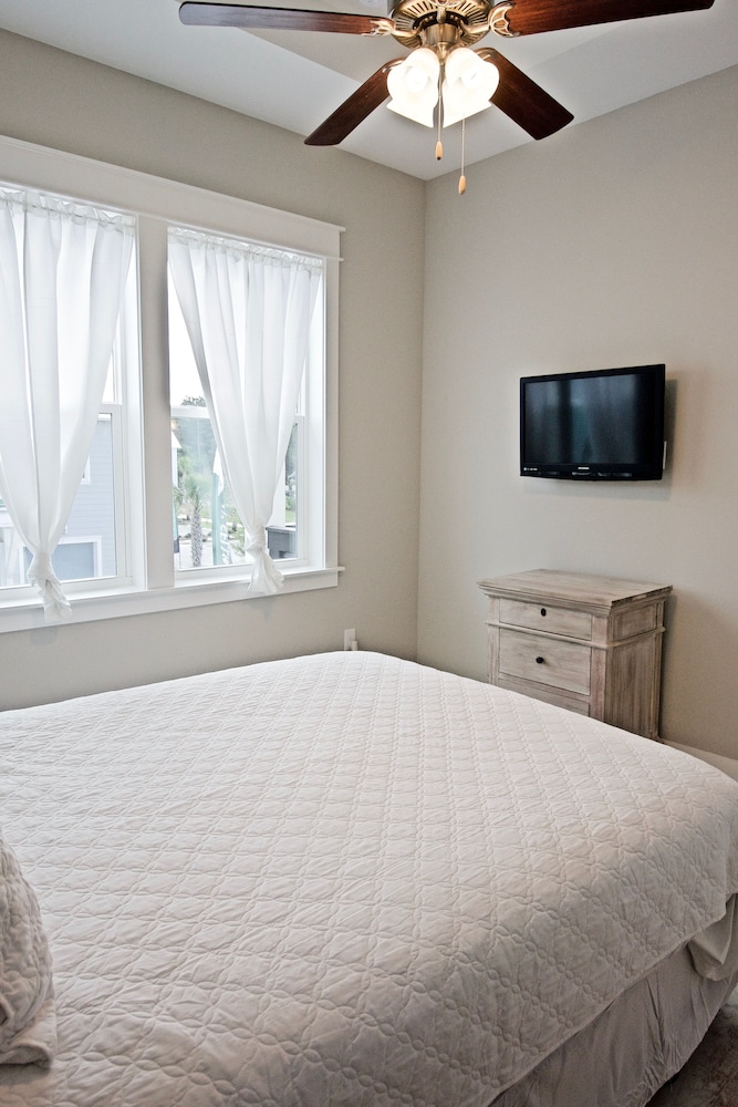 House, 2 Queen Beds, Balcony, Ocean View (Beach Abode)