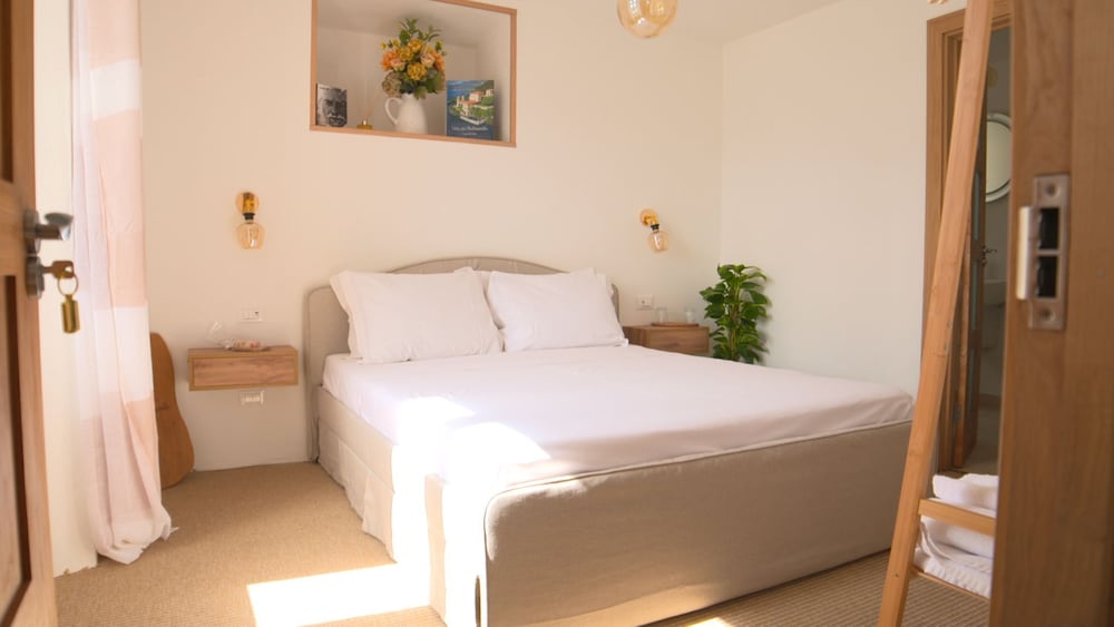 Deluxe Double Room, Balcony, Lake View