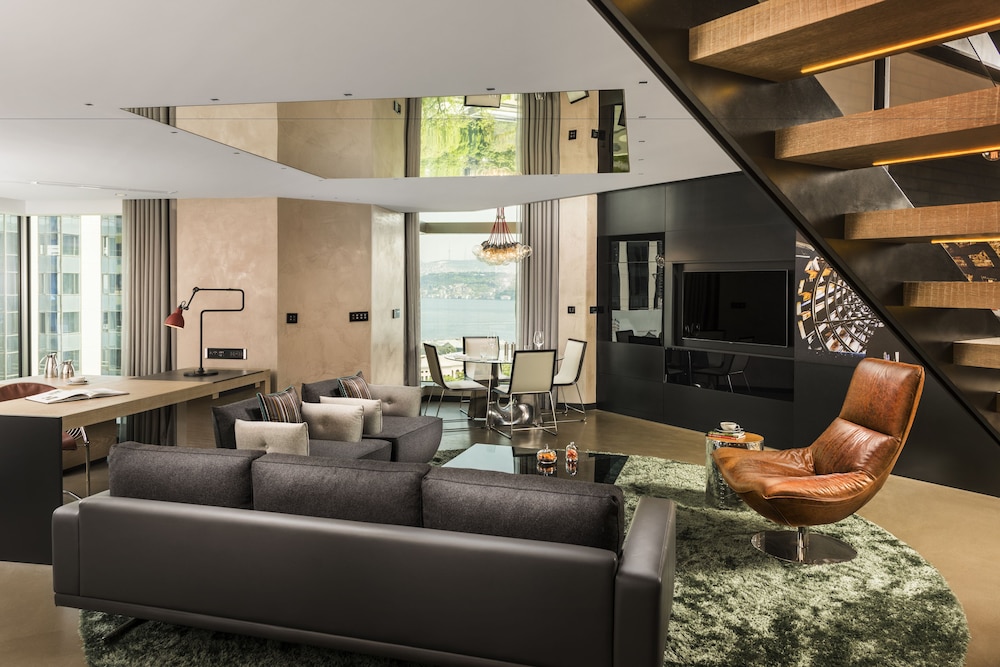 Signature Loft, 1 Double Bed with executive lounge access thumbnail 6