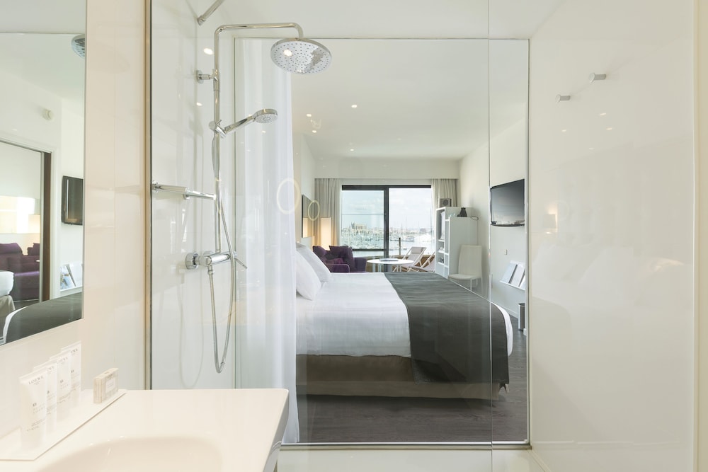 The Level Premium Sea View with Solarium