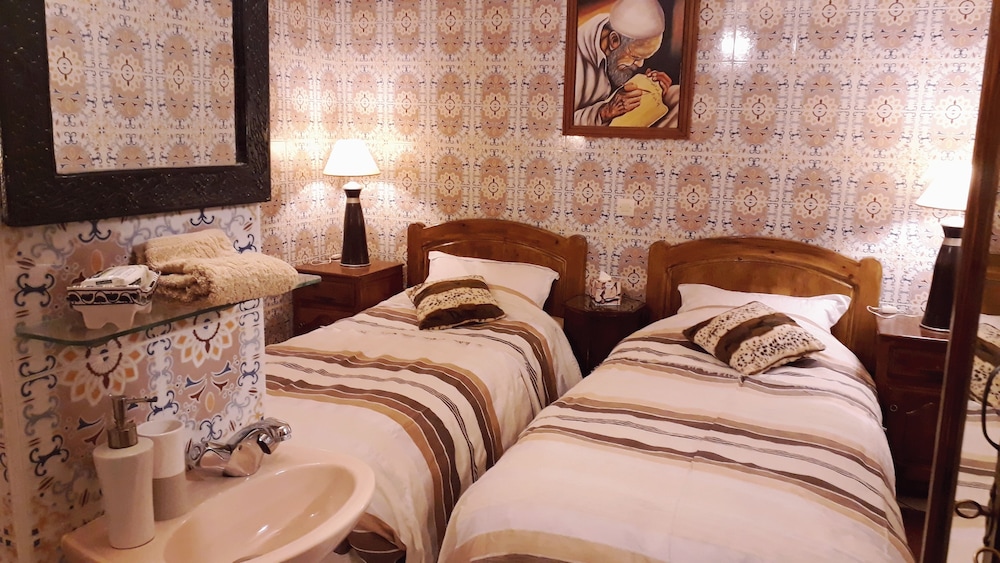 Comfort Double Or Twin Room, 2 Twin Beds (Rose Rouge) photo 1