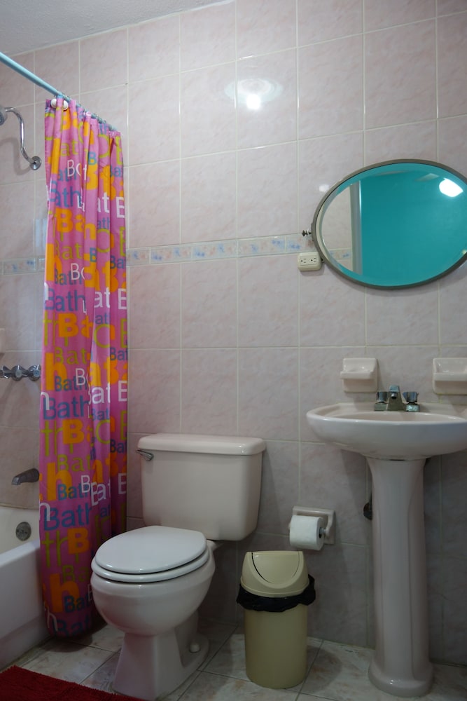 Classic Double Room Single Use, 1 Queen Bed, Non Smoking photo 2