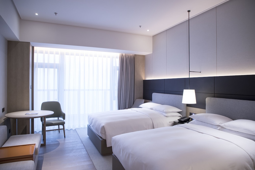 Executive Twin Room, 2 Twin Beds, Smoking, Garden View - Photo 2