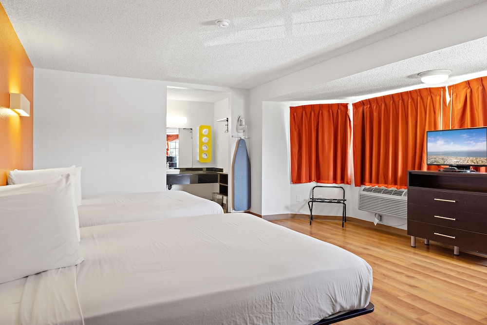Deluxe Room, 2 Double Beds, Non Smoking, Refrigerator