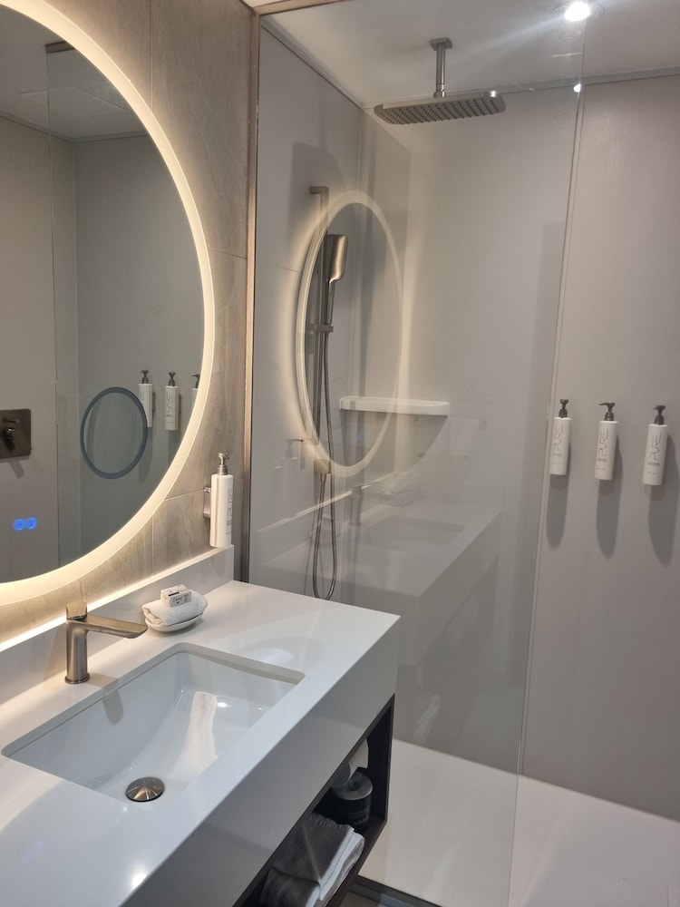 Armon Plaza Montreal Airpt, Trademark Collection by Wyndham, Bilde 3