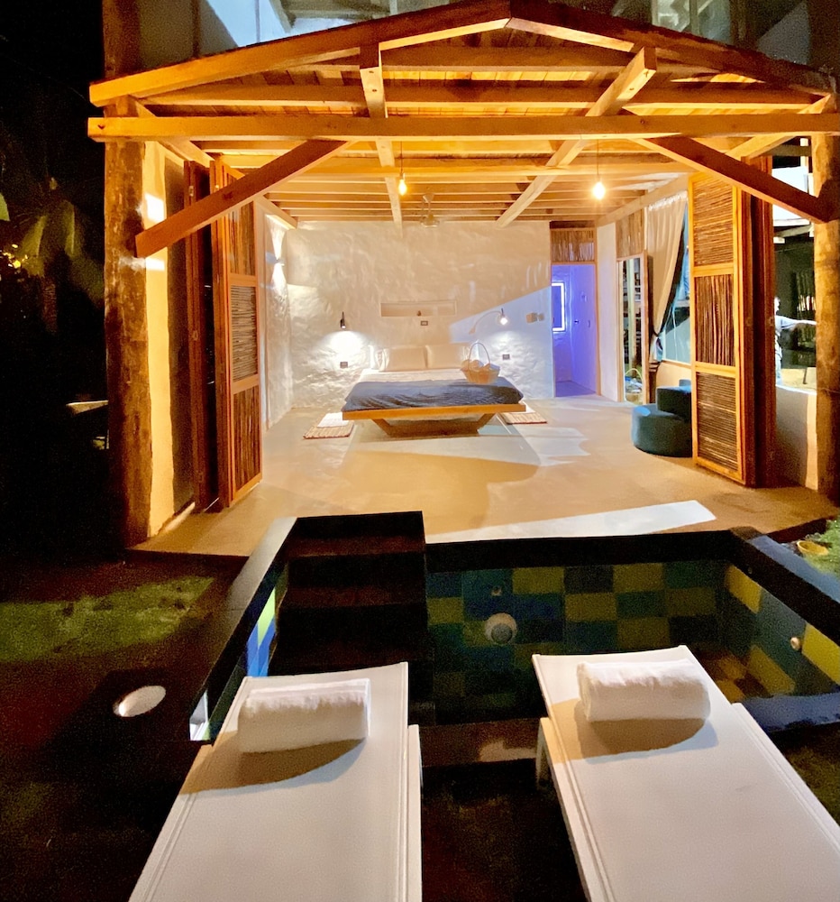 King Suite with Private Pool - Photo 2