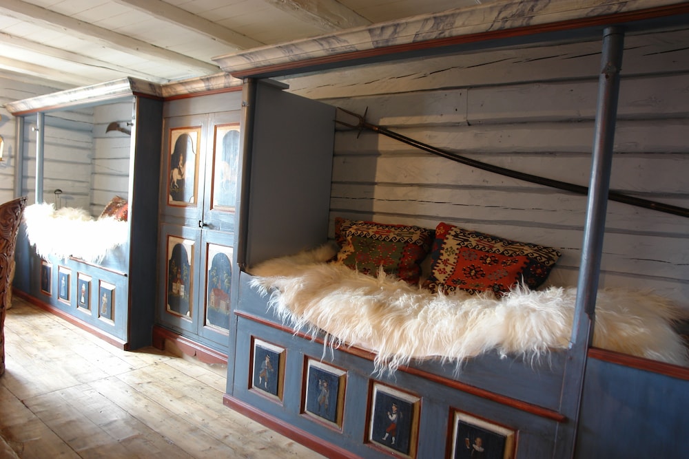 Basic Double Room, 2 Twin Beds, Garden View photo 2