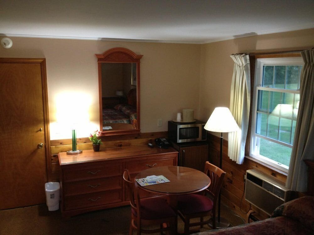 Standard Room, 2 Queen Beds photo 3