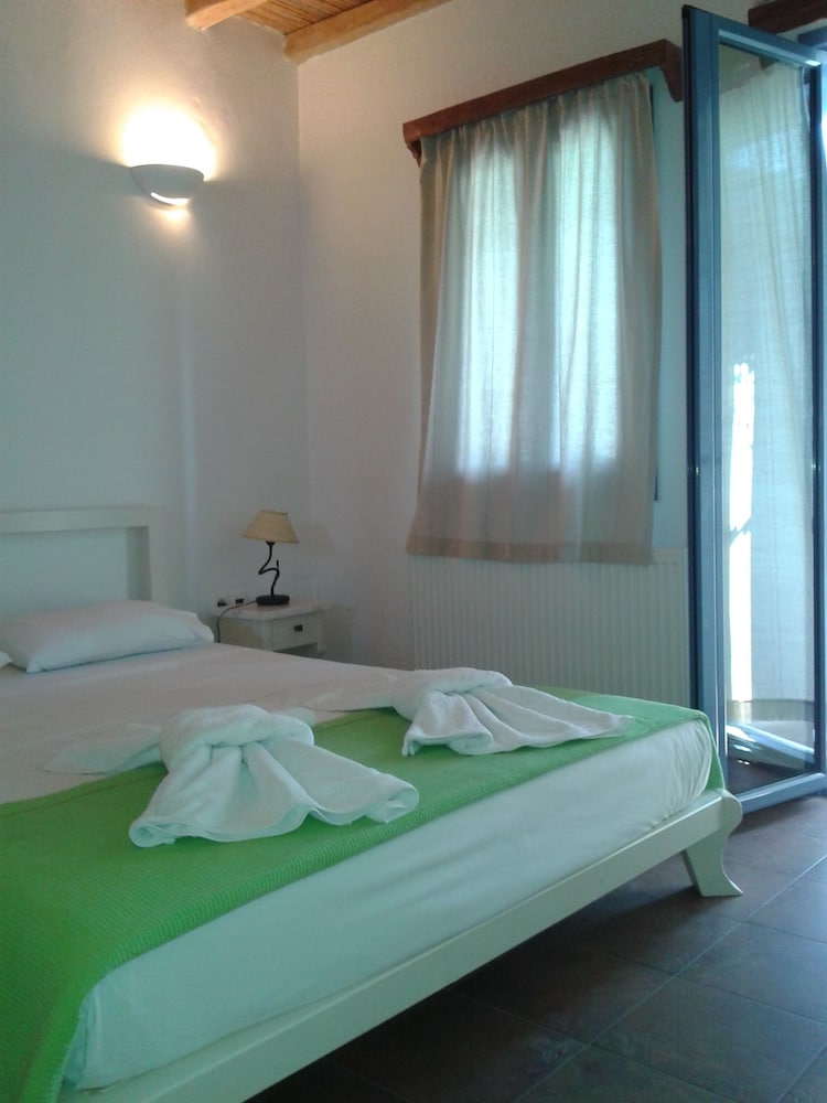 House, 2 Bedrooms photo 1